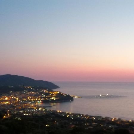 Una Terrazza Sul Mare Agropoli Eksteriør bilde